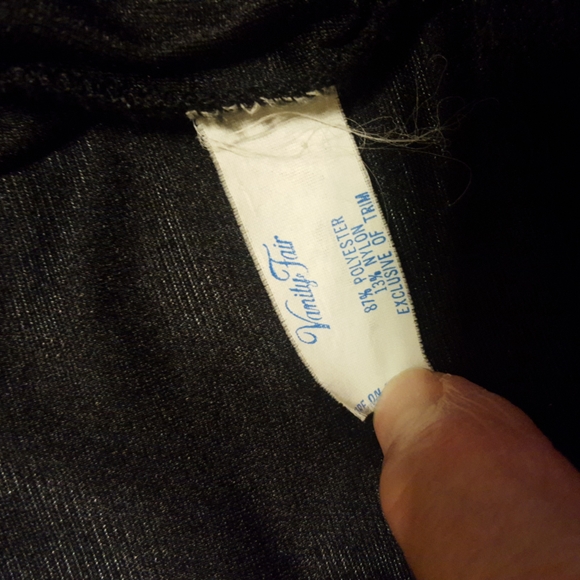 Beautiful, elegant, lightweight, full-length Vanity Fair robe - Picture 9 of 9